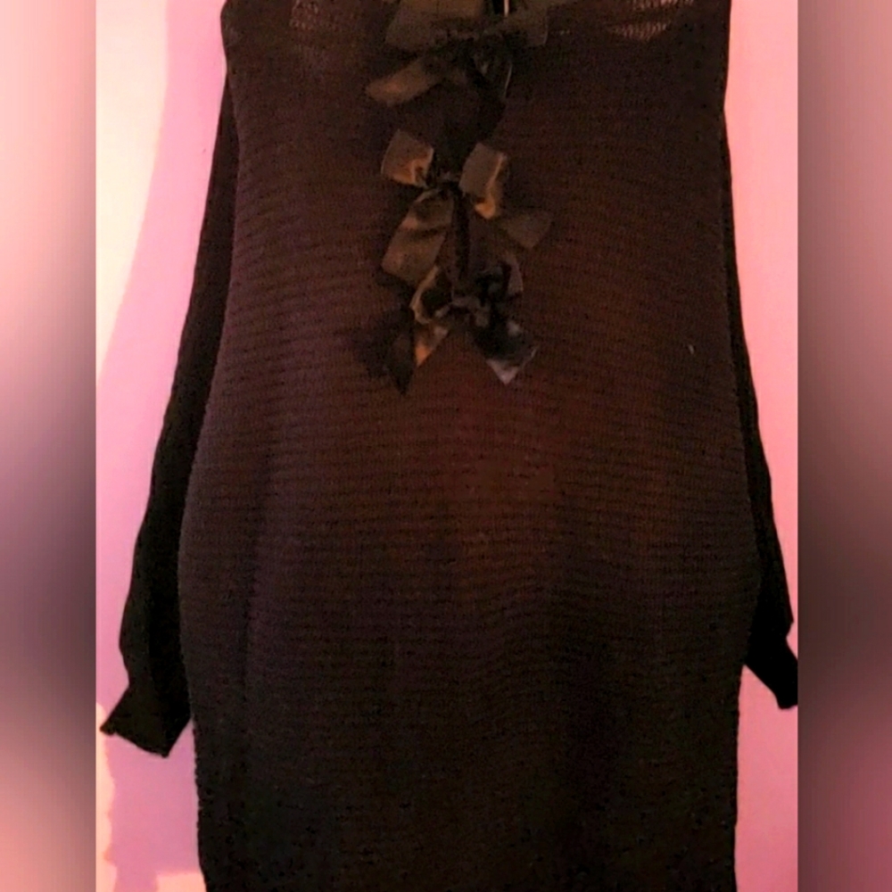 Elegant Black Sweater with Bow Details In The Back